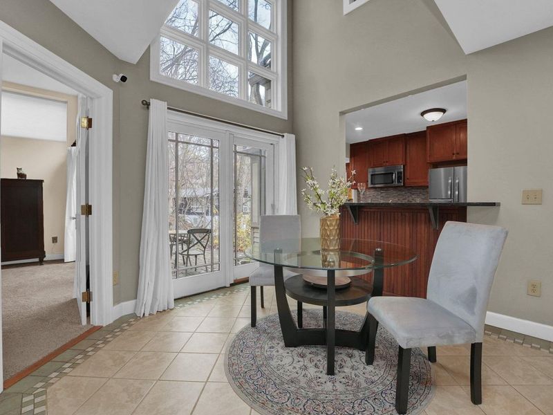 296 Walhalla Road, Columbus, OH 43202 Photo 9