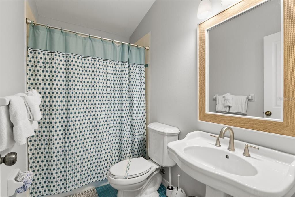 527 Magnolia Avenue, Anna Maria, FL 34216 Photo