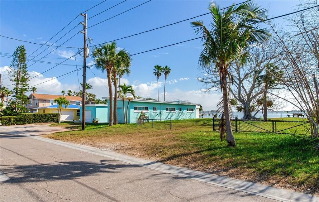 409 161st Avenue, Redington Beach, FL 33708 Photo