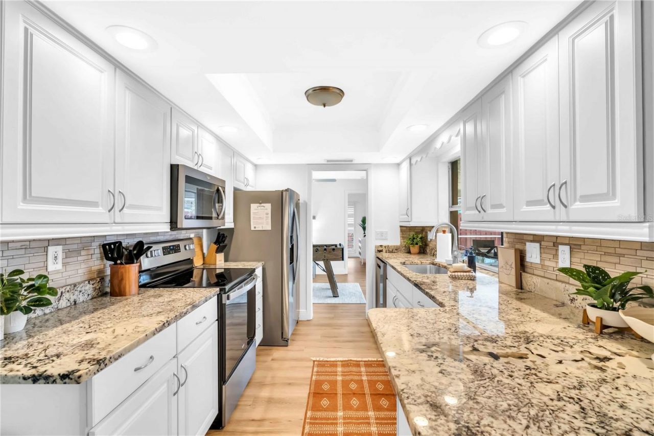 2921 Captiva Drive, Sarasota, FL 34231 Photo