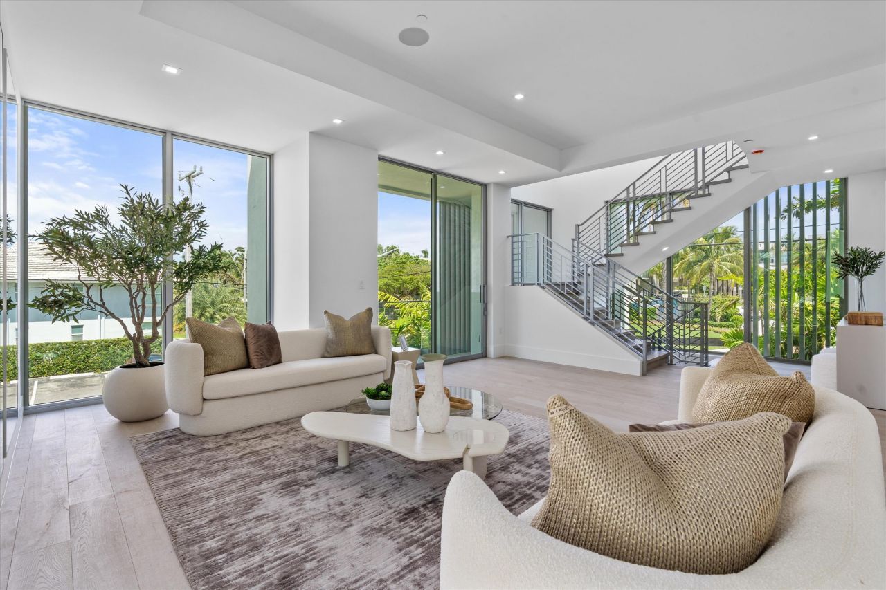 1070 Del Harbour Drive, Delray Beach, FL 33483 Photo