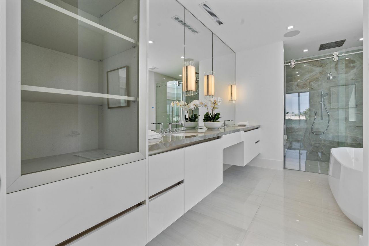 1070 Del Harbour Drive, Delray Beach, FL 33483 Photo