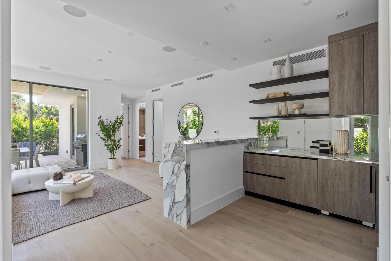 1070 Del Harbour Drive, Delray Beach, FL 33483 Photo