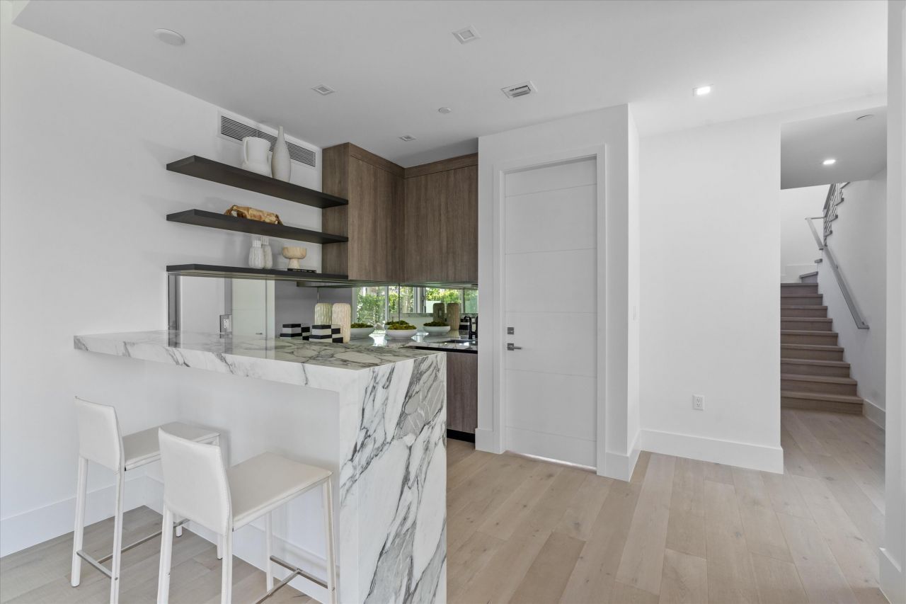 1070 Del Harbour Drive, Delray Beach, FL 33483 Photo