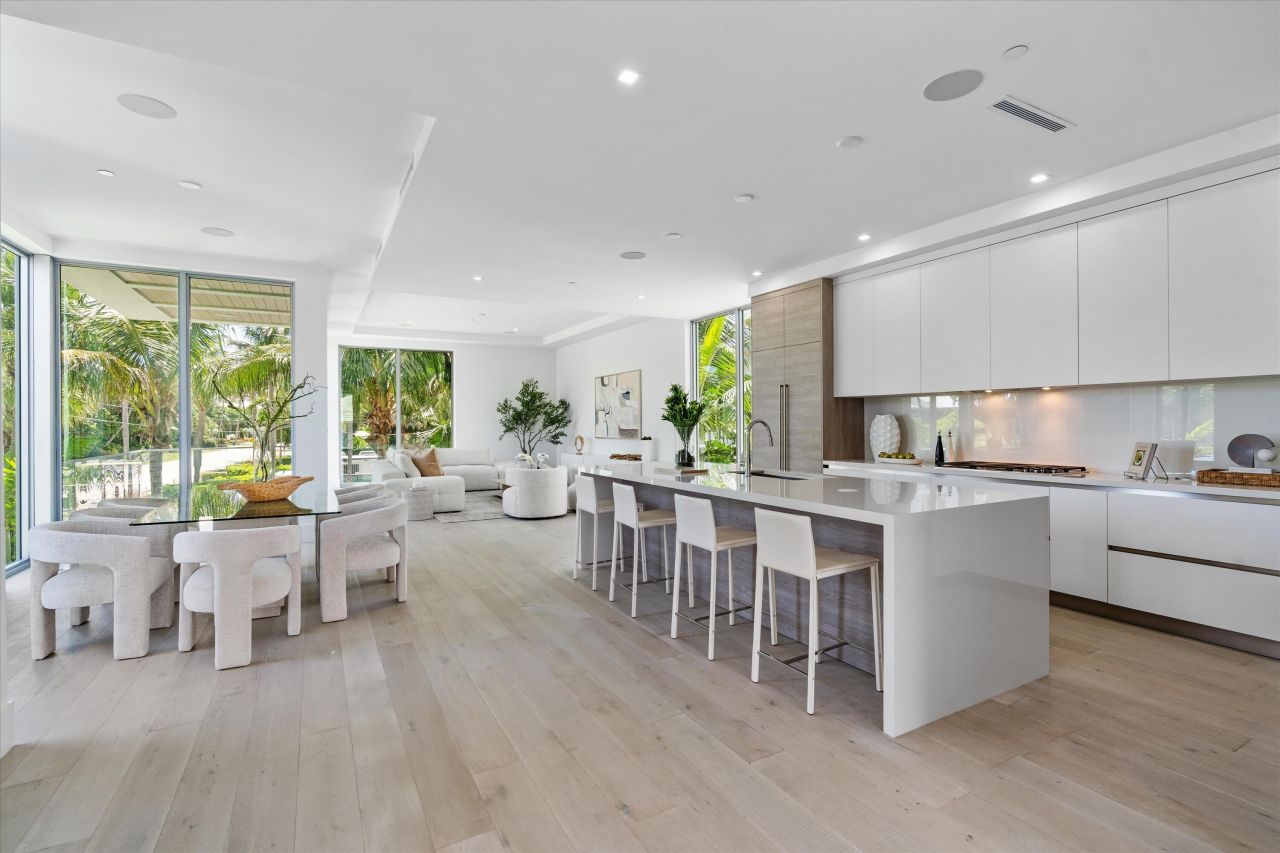 1070 Del Harbour Drive, Delray Beach, FL 33483 Photo