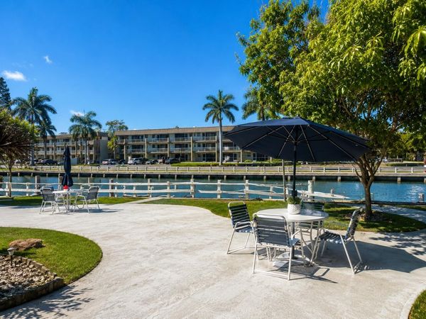 Hallandale Beach, FL 33009
