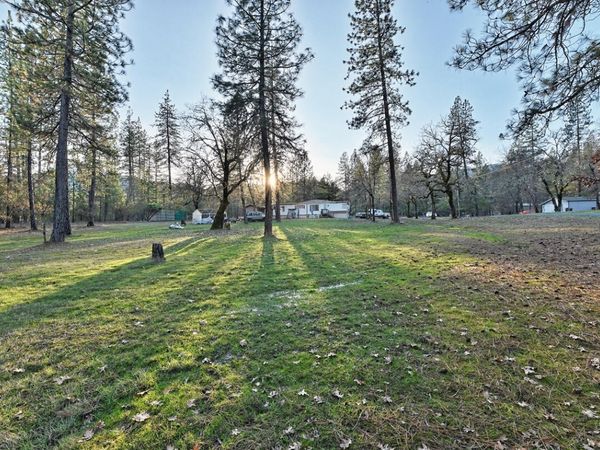 7310 W Evans Creek Road, Rogue River, OR 97537