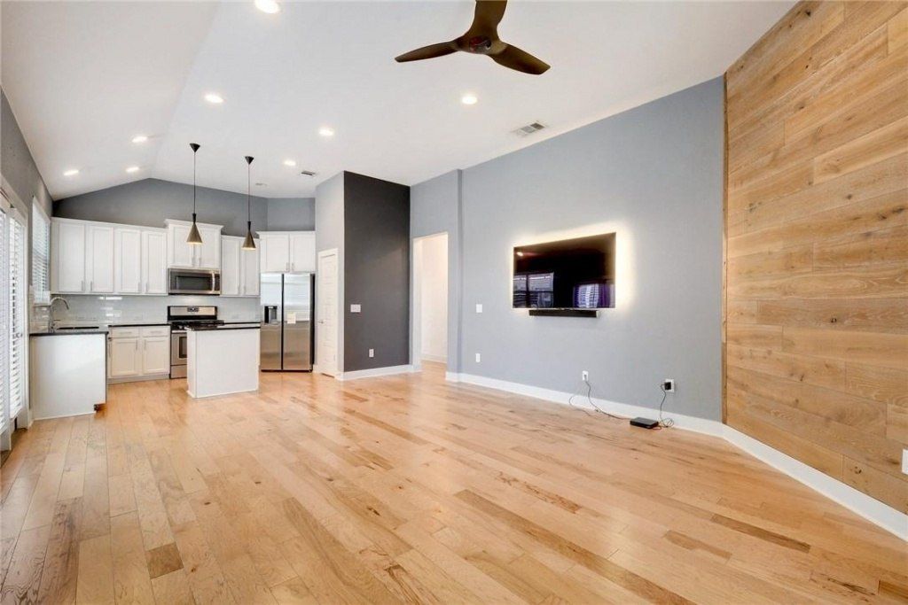 2107 Capulet St, Austin, TX 78741 Main Photo