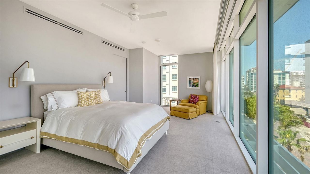 280 Golden Gate Point, Unit 400, Sarasota, FL 34236 Photo