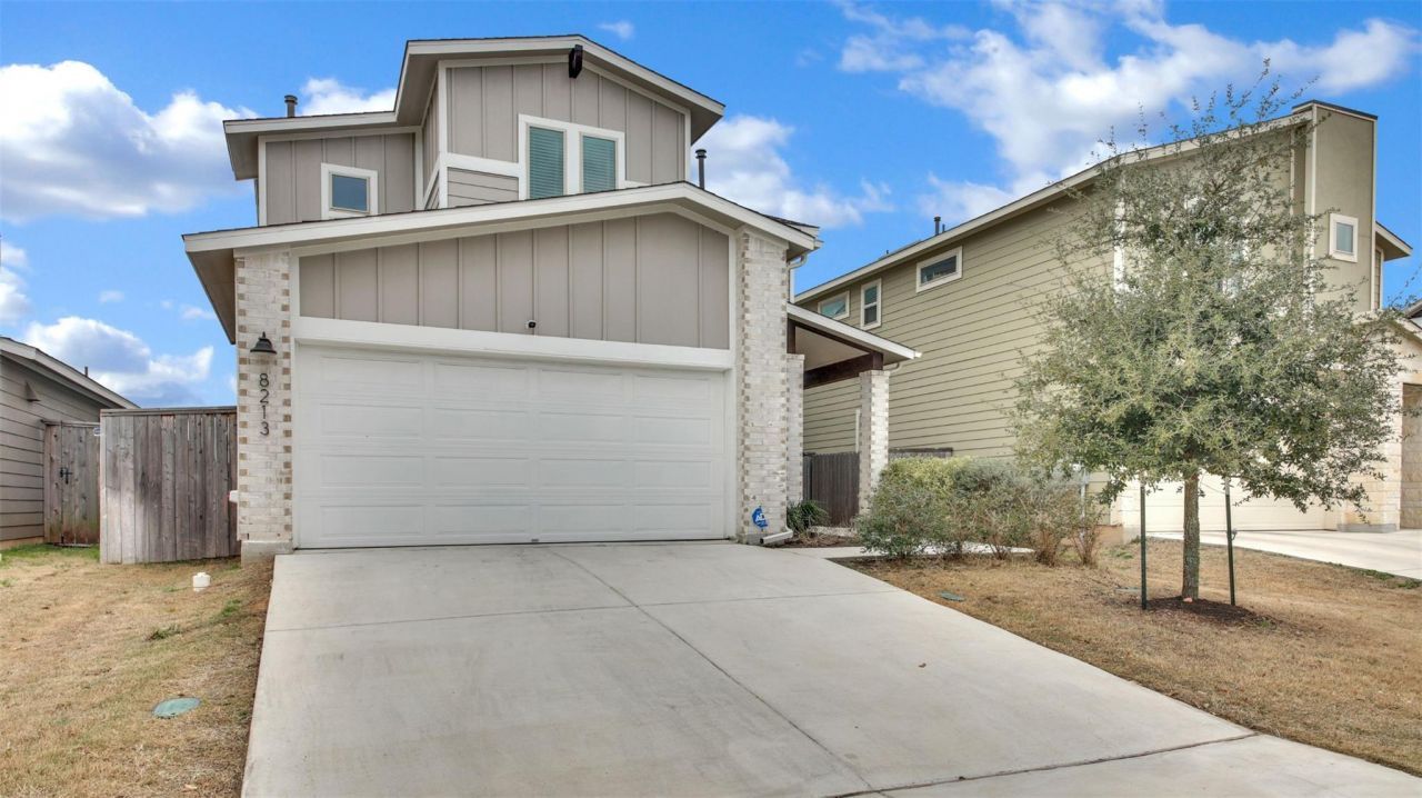 8213 Mckamy Dr, Austin, TX 78744 Main Photo