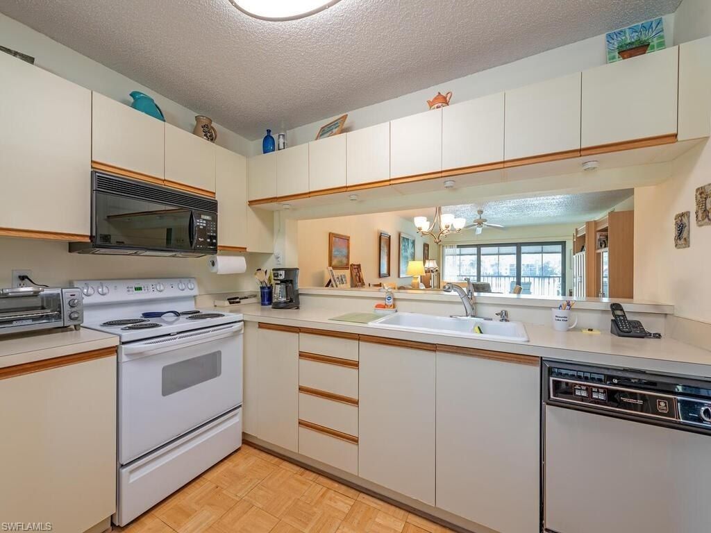 5776 Deauville Cir, Unit C202, Naples, FL 34112 Photo