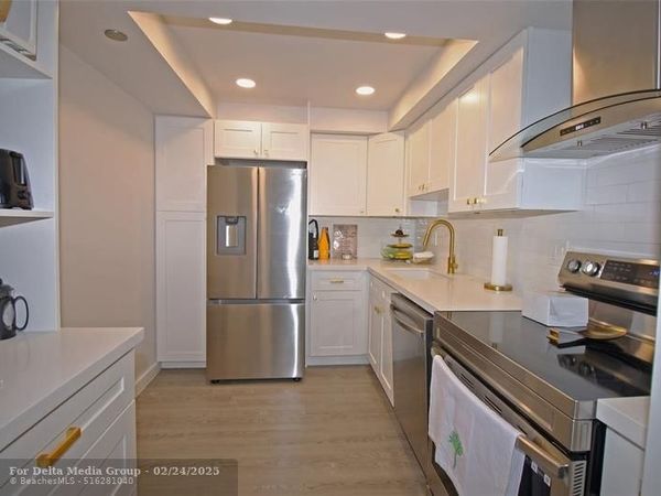 1100 Saint Charles Place, Unit 521, Pembroke Pines, FL 33026