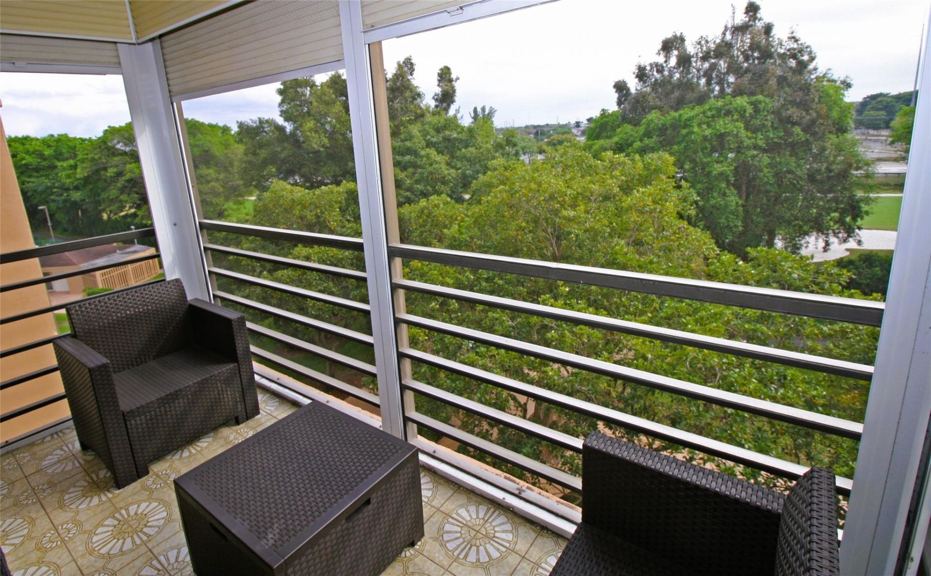1100 Saint Charles Place, Unit 521, Pembroke Pines, FL 33026 Photo