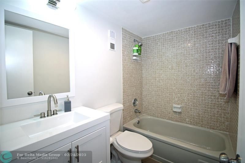 1100 Saint Charles Place, Unit 521, Pembroke Pines, FL 33026 Photo