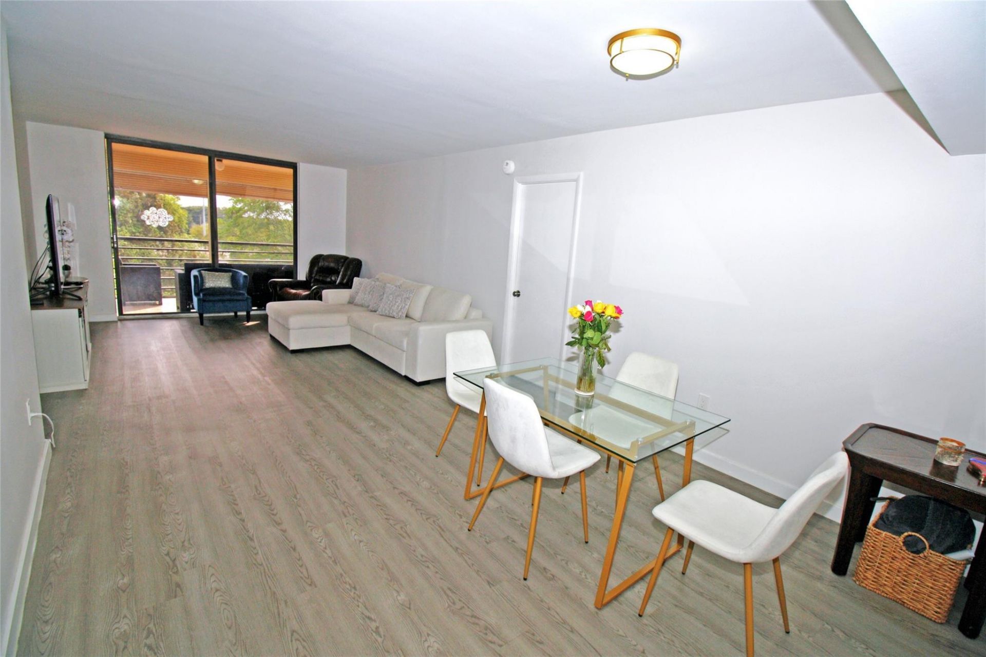 1100 Saint Charles Place, Unit 521, Pembroke Pines, FL 33026 Photo