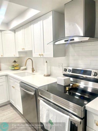 1100 Saint Charles Place, Unit 521, Pembroke Pines, FL 33026 Photo