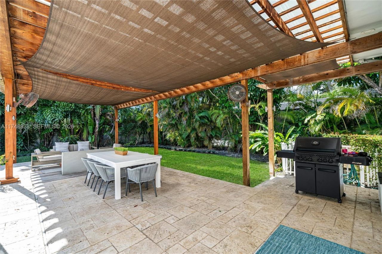 530 Sabal Palm Rd, Miami, FL 33137 Photo