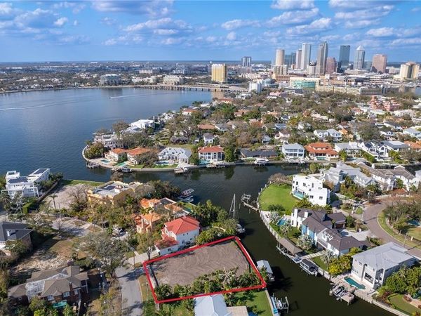 18 BAHAMA CIRCLE, TAMPA, FL 33606