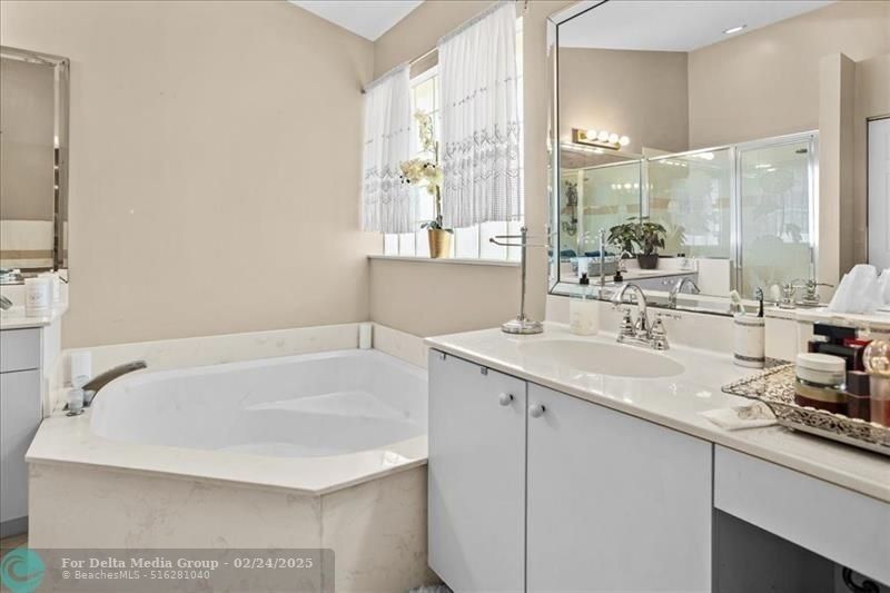 6358 Westchester Club Drive, Boynton Beach, FL 33437 Photo