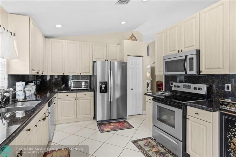 6358 Westchester Club Drive, Boynton Beach, FL 33437 Photo