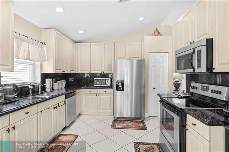 6358 Westchester Club Drive, Boynton Beach, FL 33437 Photo