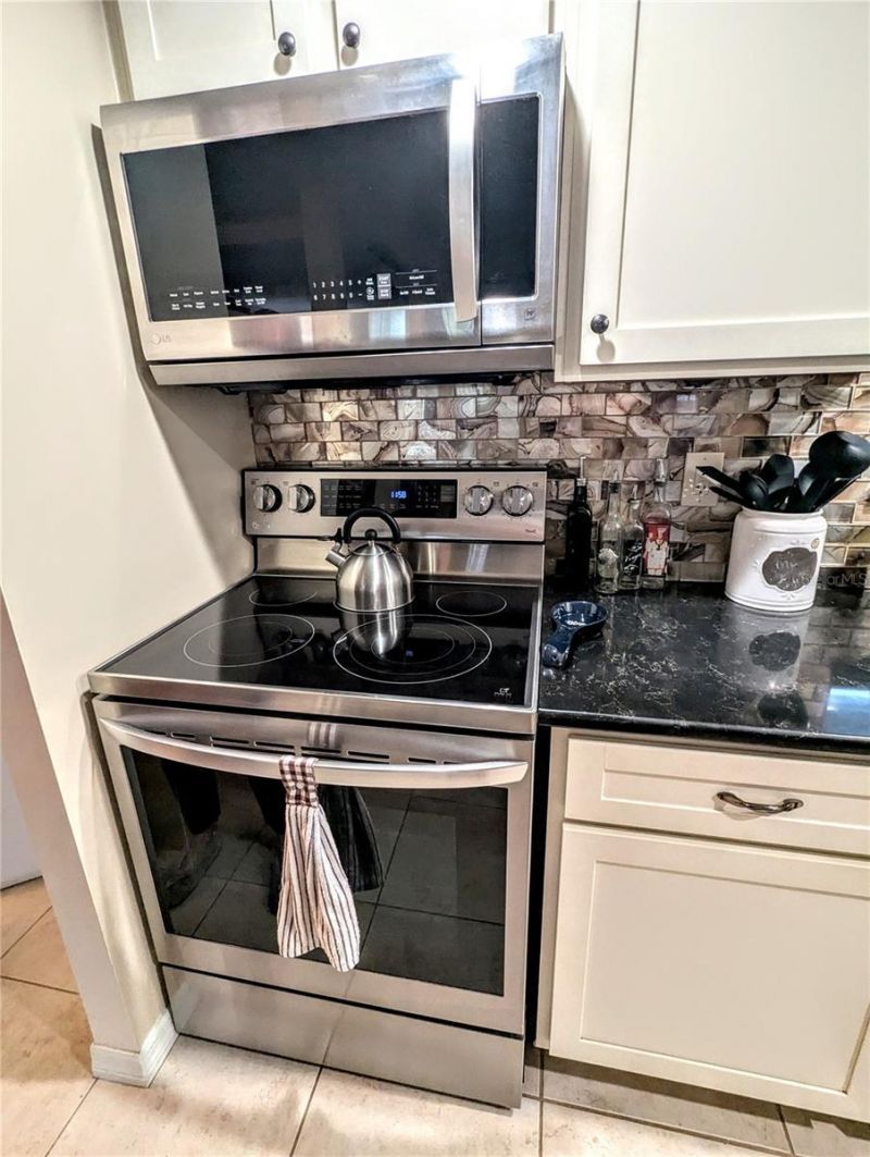 2057 Sunset Drive, Unit G1, Bradenton, FL 34207 Photo