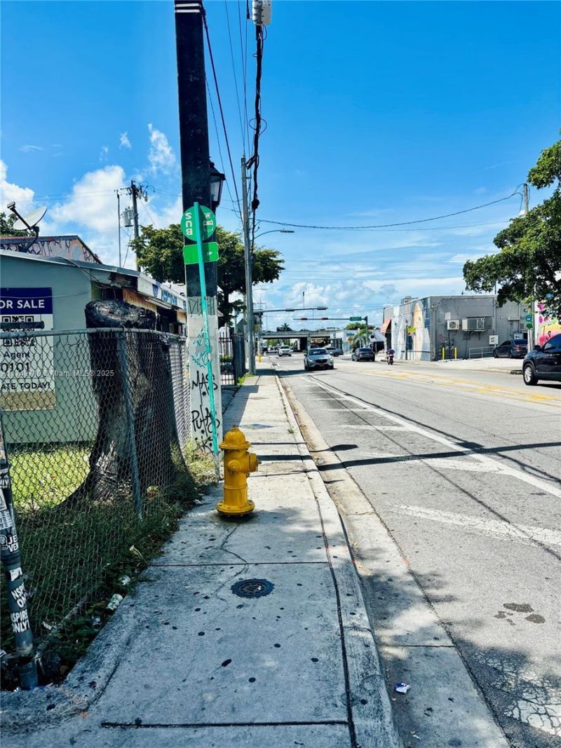 203 NW 35th St, Miami, FL 33127 Photo