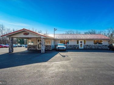 422 LOUDON STREET, CHAMBERSBURG, PA 17201