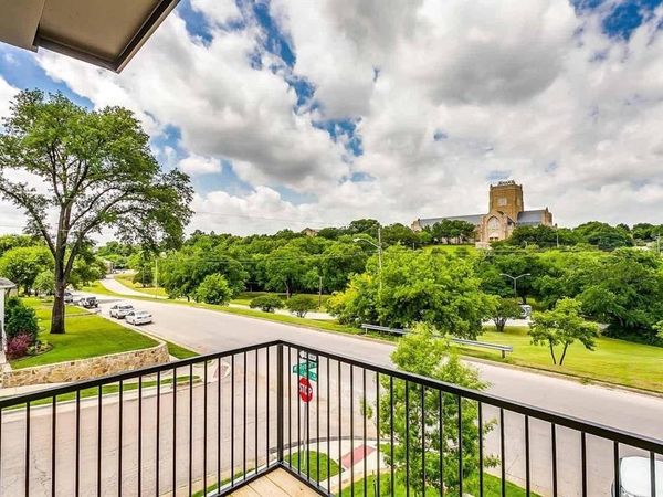 2537 McCart Avenue, Unit 2539, Fort Worth, TX 76110