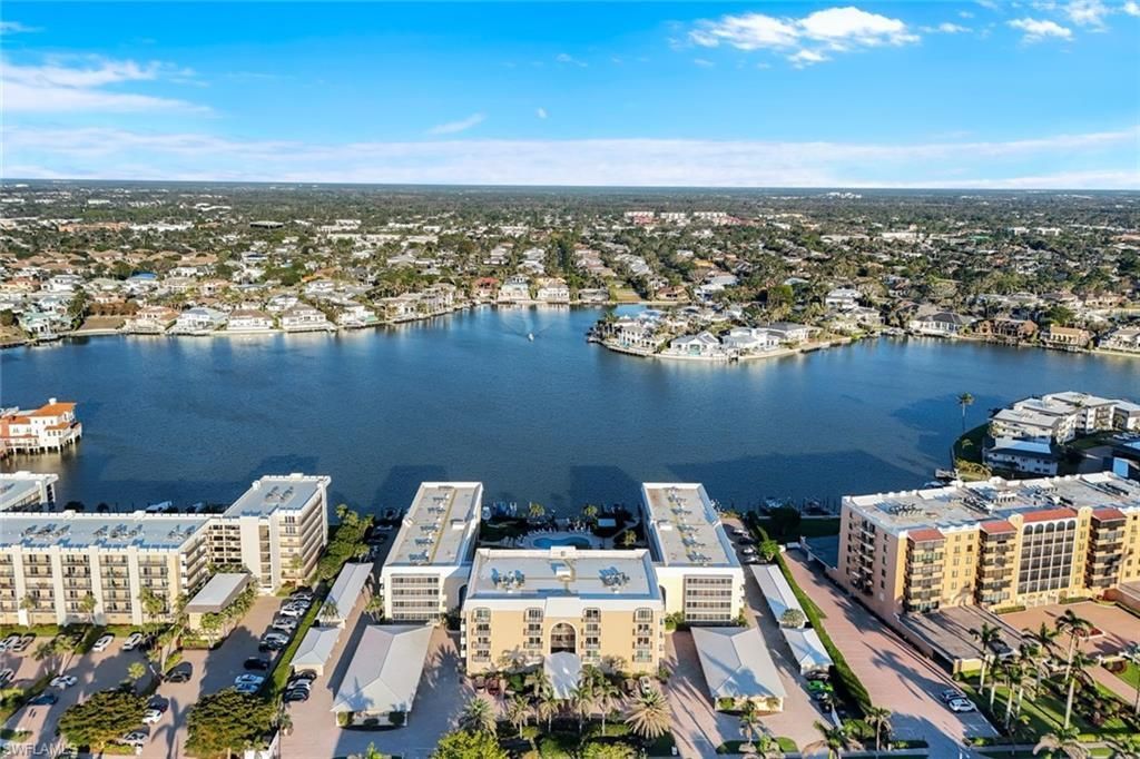 3450 Gulf Shore Blvd N, Unit 306, Naples, FL 34103 Photo