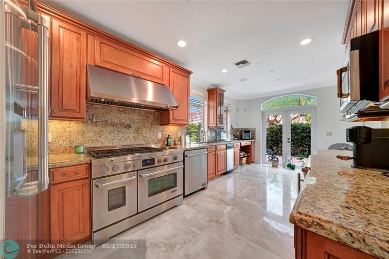 903 NE 17th Way, Unit 104, Fort Lauderdale, FL 33304 Photo