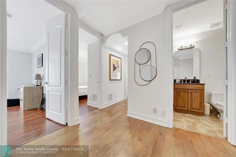 903 NE 17th Way, Unit 104, Fort Lauderdale, FL 33304 Photo