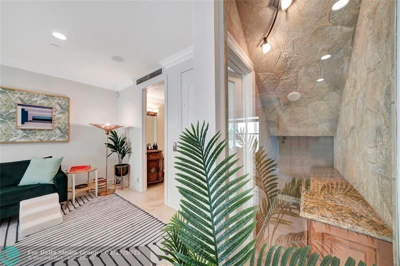 903 NE 17th Way, Unit 104, Fort Lauderdale, FL 33304 Photo