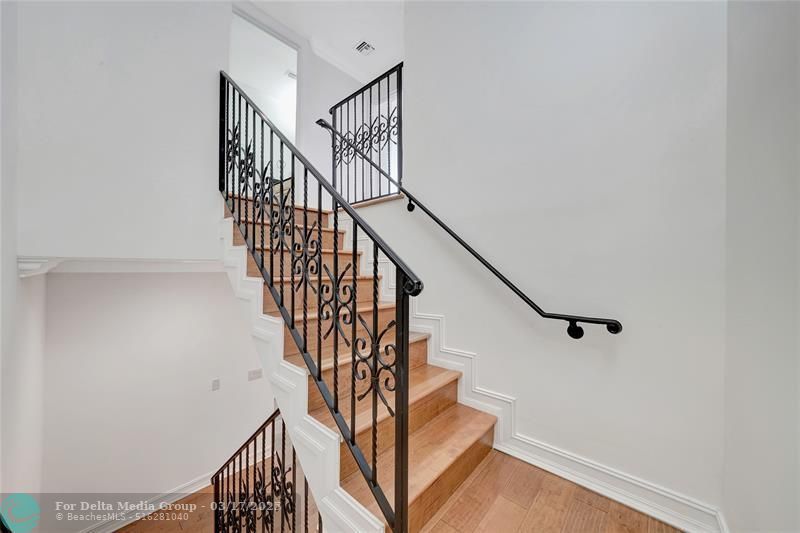 903 NE 17th Way, Unit 104, Fort Lauderdale, FL 33304 Photo