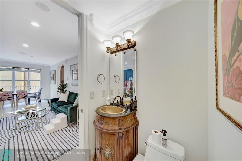 903 NE 17th Way, Unit 104, Fort Lauderdale, FL 33304 Photo