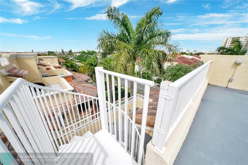 903 NE 17th Way, Unit 104, Fort Lauderdale, FL 33304 Photo