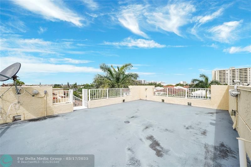 903 NE 17th Way, Unit 104, Fort Lauderdale, FL 33304 Photo