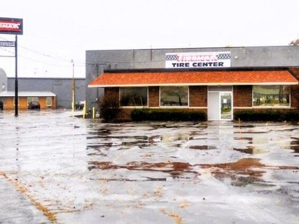 2555 Dorr Street, Toledo, OH 43606