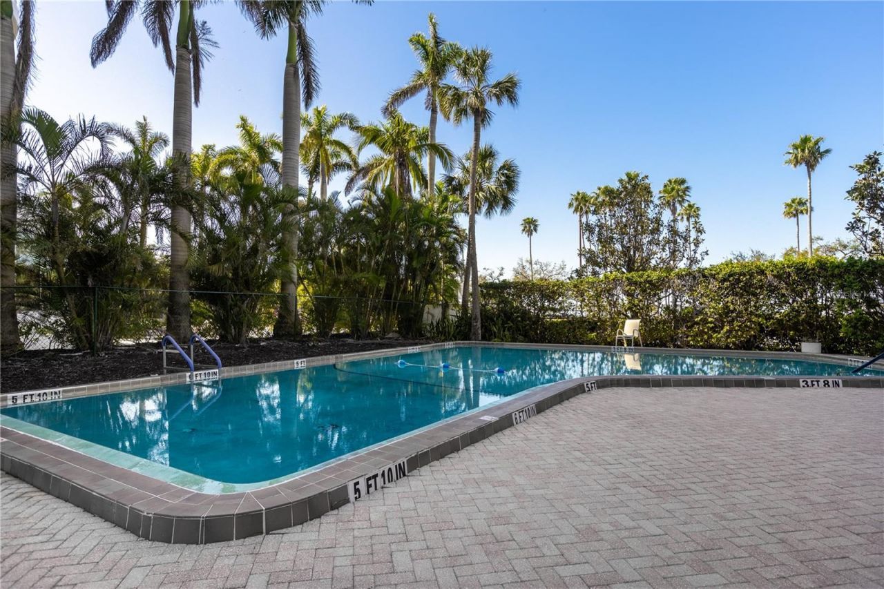 435 S Gulfstream Avenue, Unit 1103, Sarasota, FL 34236 Photo