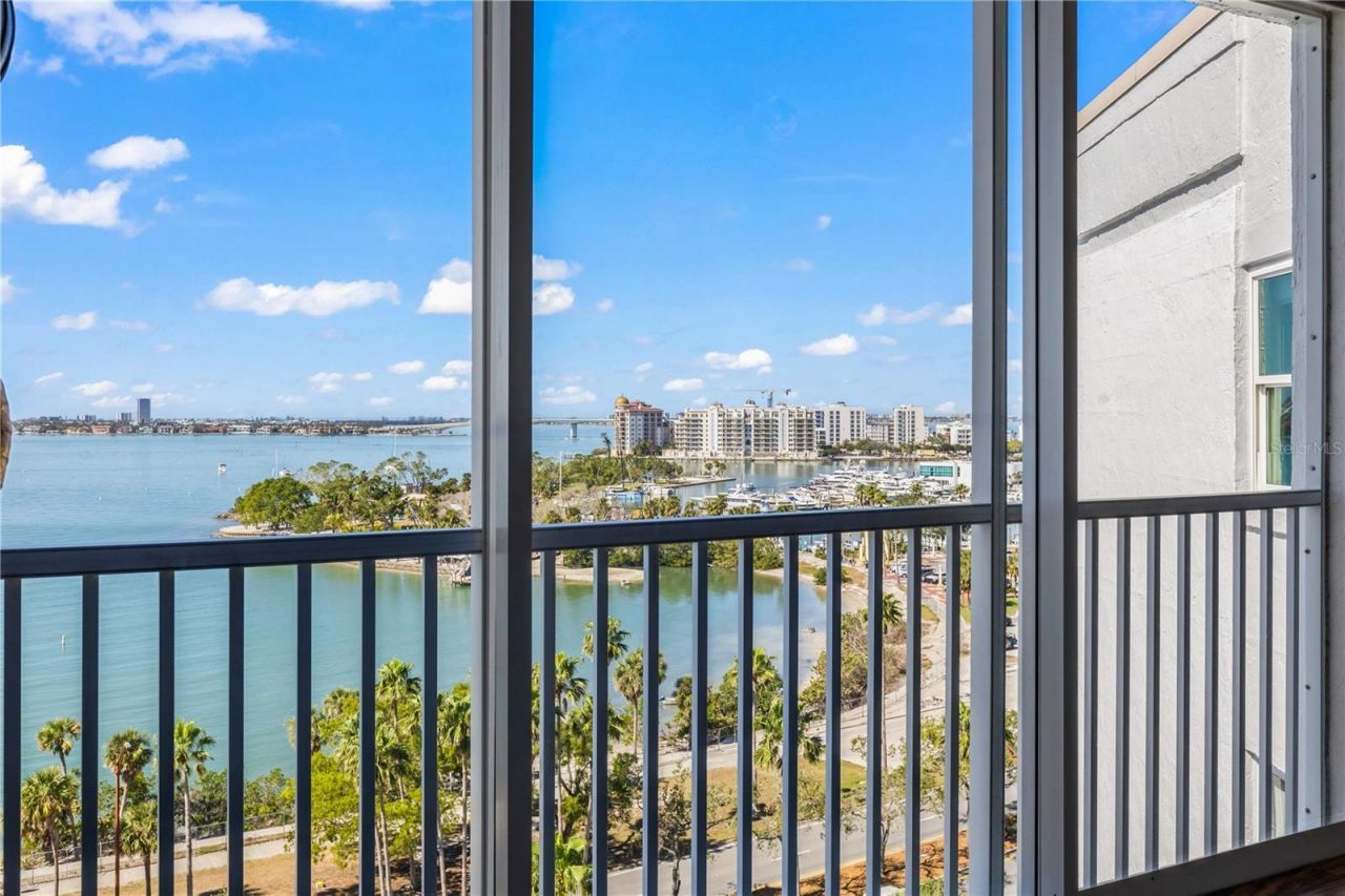 435 S Gulfstream Avenue, Unit 1103, Sarasota, FL 34236 Photo