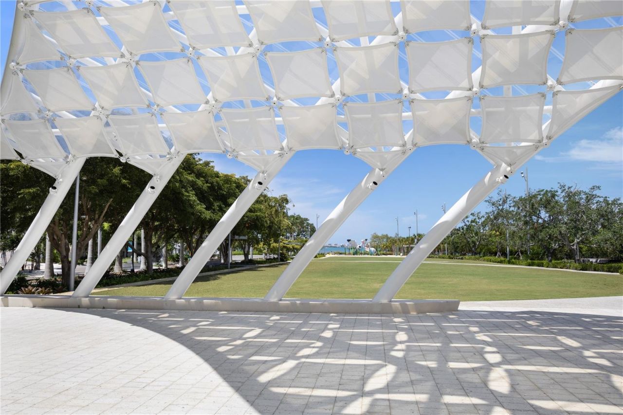 435 S Gulfstream Avenue, Unit 1103, Sarasota, FL 34236 Photo