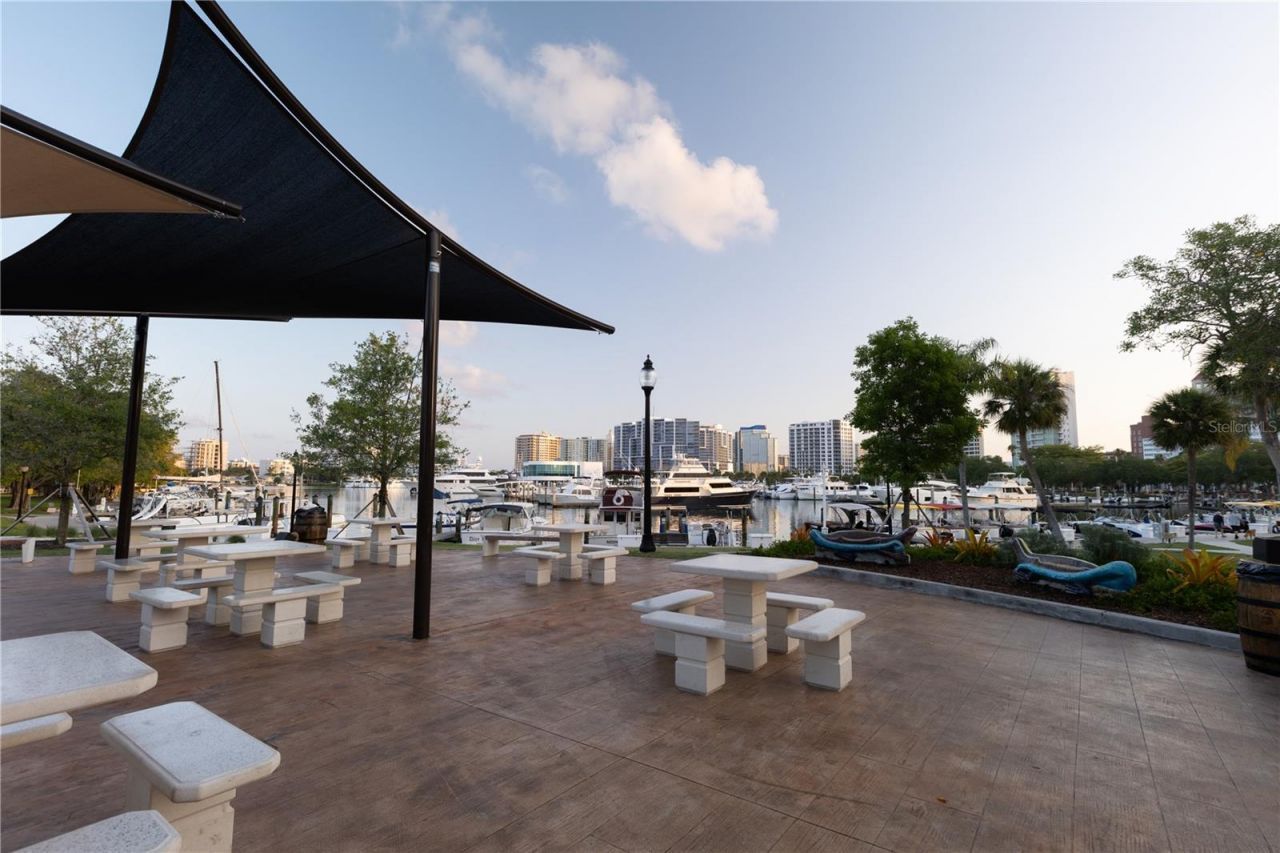 435 S Gulfstream Avenue, Unit 1103, Sarasota, FL 34236 Photo