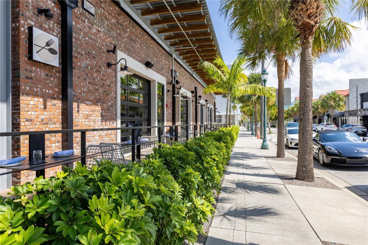 435 S Gulfstream Avenue, Unit 1103, Sarasota, FL 34236 Photo