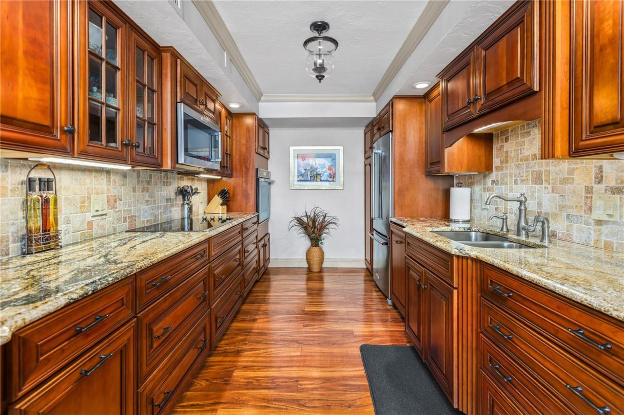 435 S Gulfstream Avenue, Unit 1103, Sarasota, FL 34236 Photo