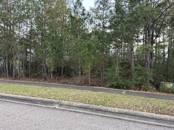 42 S Of Fields, Hattiesburg, MS 39402