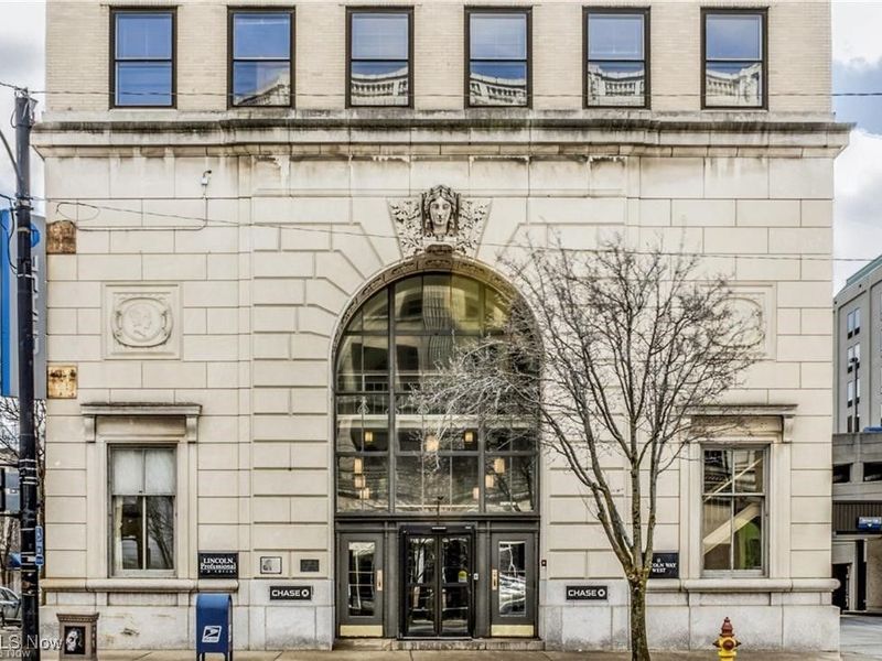 11 Lincoln Way W, Massillon, OH 44647 Photo 4