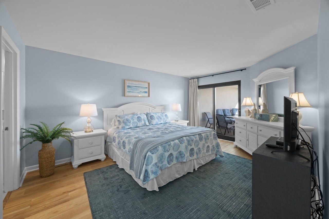 514 Seascape 1/13 Share Photo 14