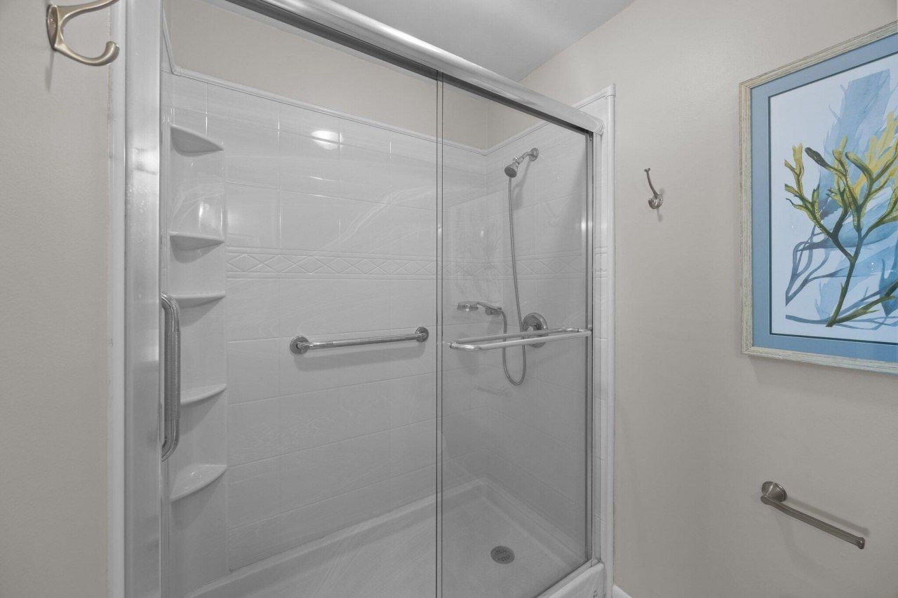 514 Seascape 1/13 Share Photo 17