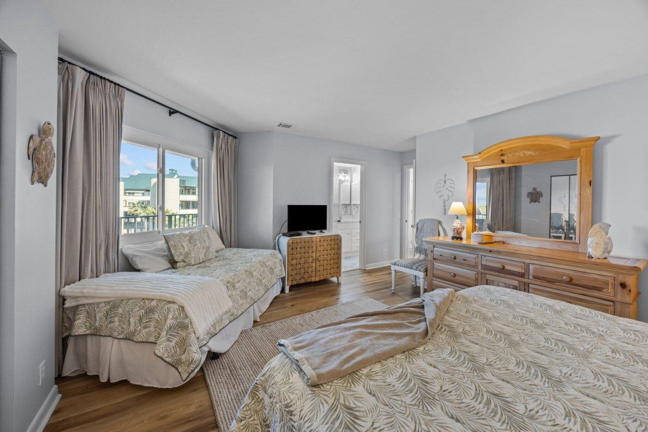 514 Seascape 1/13 Share Photo 19