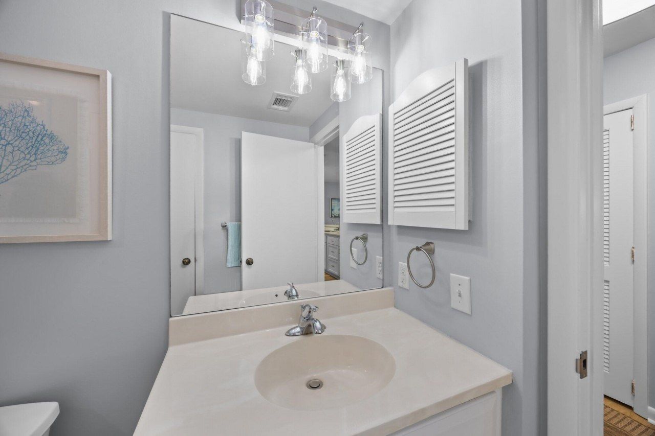 514 Seascape 1/13 Share Photo 20